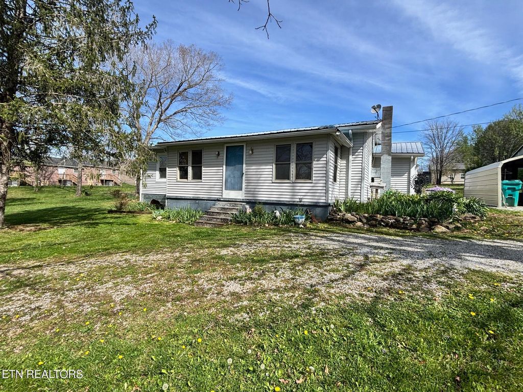Photo of 1012 Fourth St, Crossville, TN 38555 (MLS # 1336689)