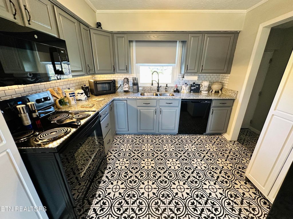 Photo of 146 Cooper Road Rd, Cookeville, TN 38506 (MLS # 1323010)