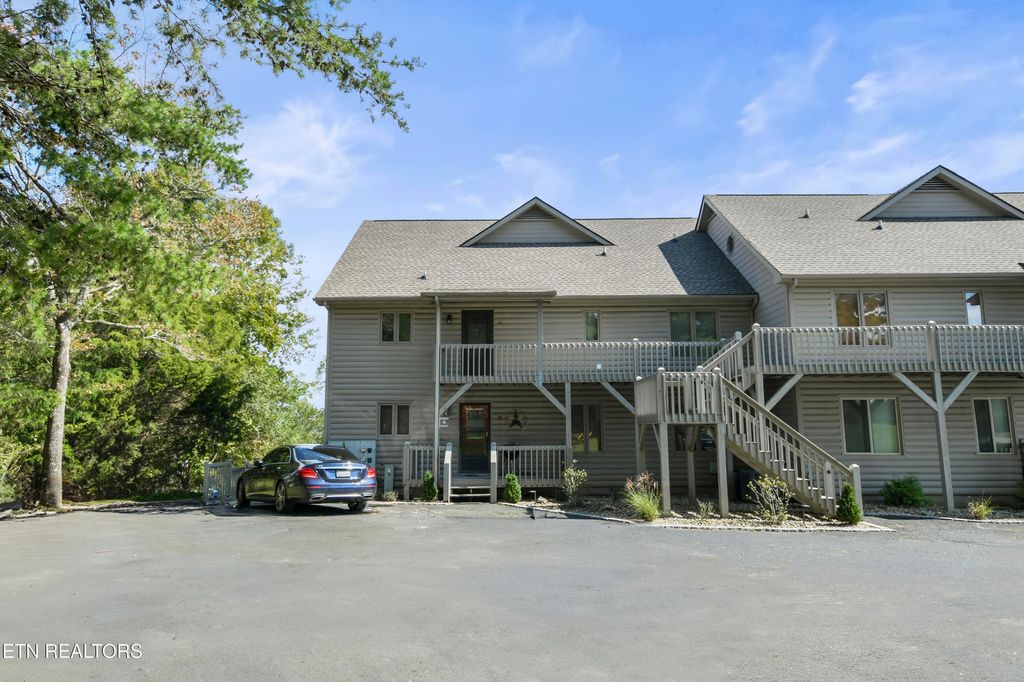 Photo of 1231 Deerfield Way #1, LaFollette, TN 37766 (MLS # 1312699)