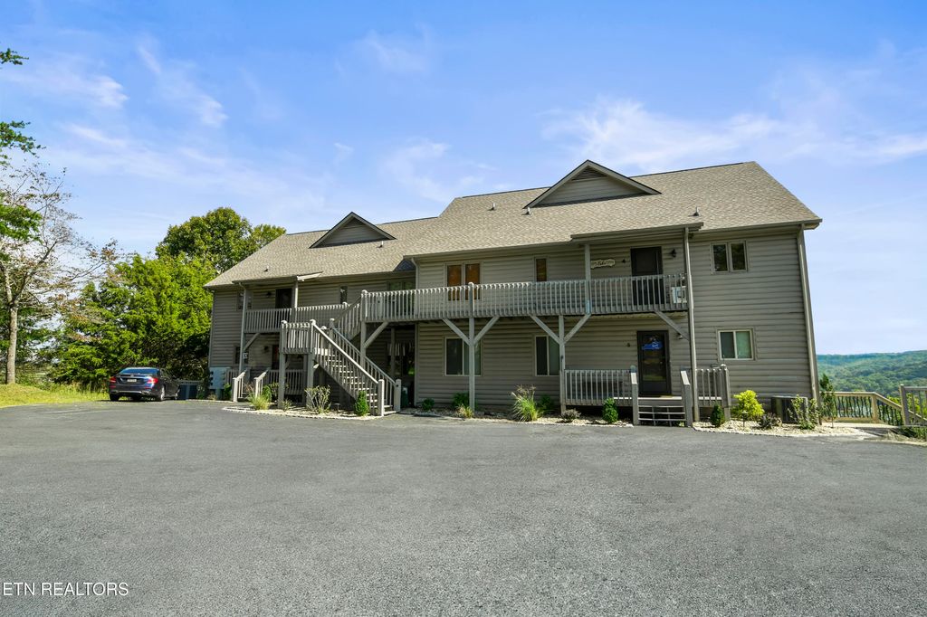 Photo of 1231 Deerfield Way #1, LaFollette, TN 37766 (MLS # 1312699)