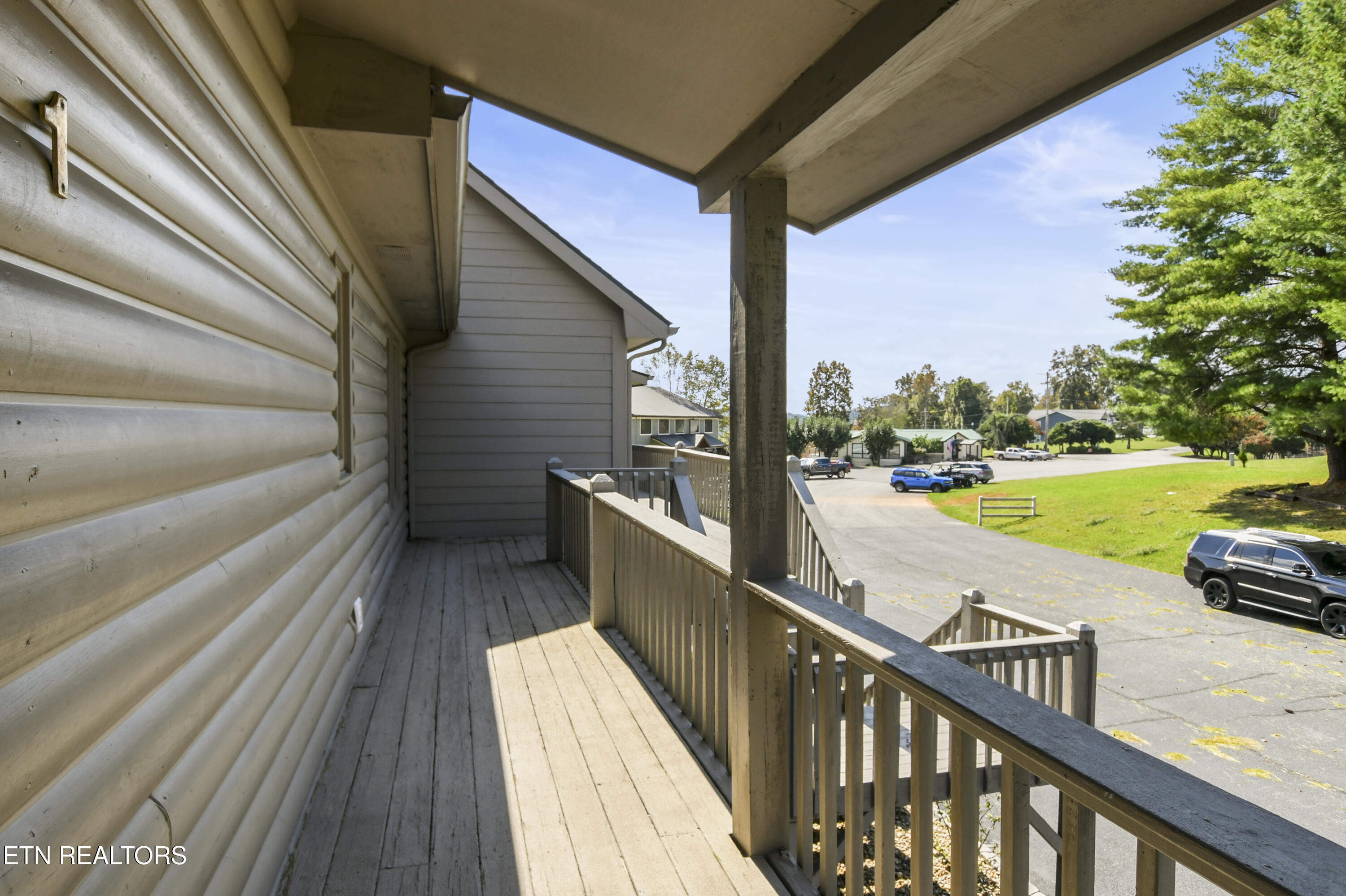 1231 Deerfield Way 1