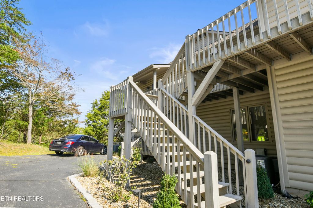 Photo of 1231 Deerfield Way #1, LaFollette, TN 37766 (MLS # 1312699)