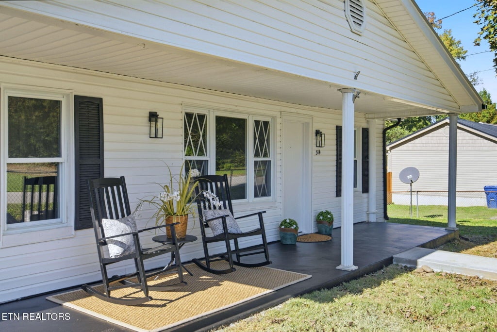 Photo of 314 Blockhouse Valley Rd, Clinton, TN 37716 (MLS # 1358854)
