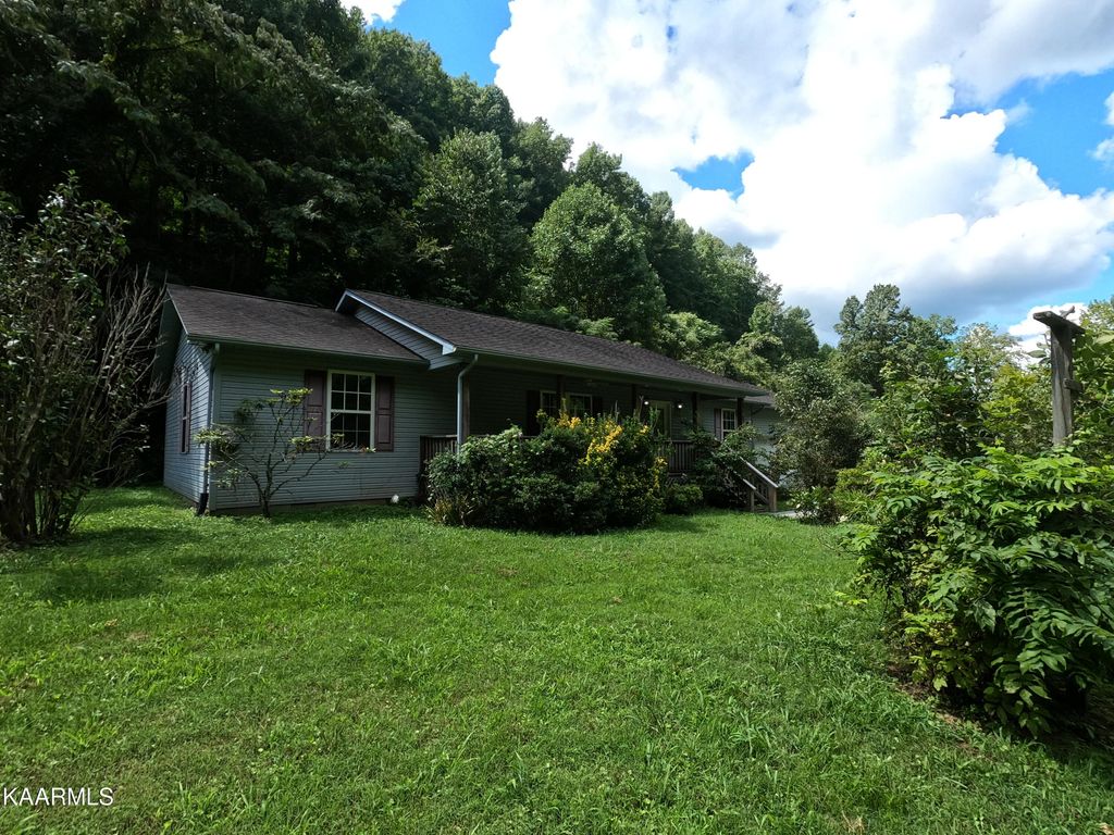 Photo of 914 Wears Valley Rd, Townsend, TN 37882 (MLS # 1204058)