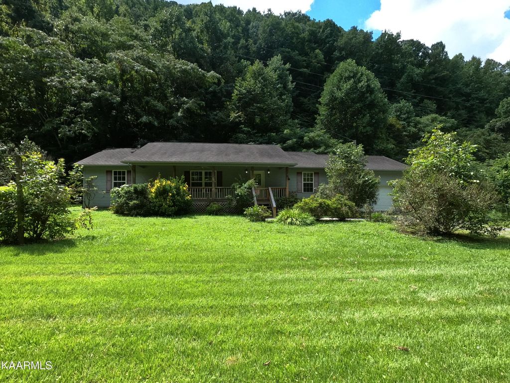 Photo of 914 Wears Valley Rd, Townsend, TN 37882 (MLS # 1204058)