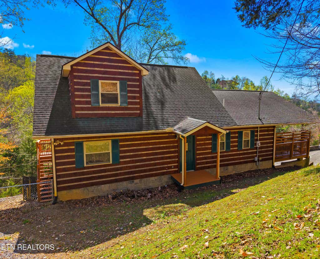 Photo of 429 Filet Lane, Dandridge, TN 37725 (MLS # 1346738)