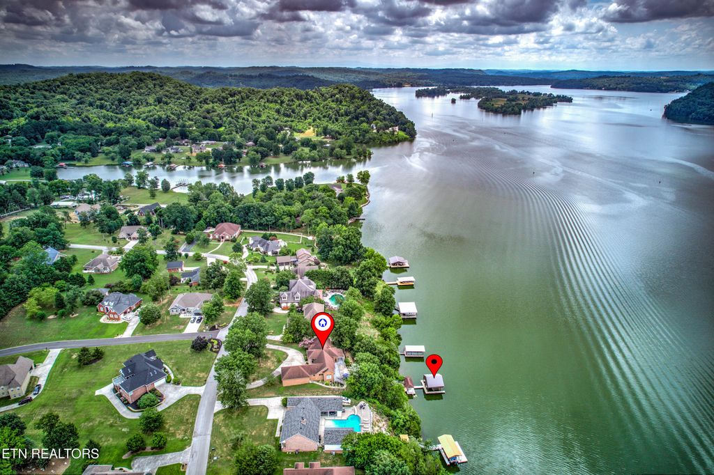 Photo of 201 High Pointe Village Way, Kingston, TN 37763 (MLS # 1309727)