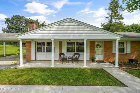Photo of 103 Iona Circle, Oak Ridge, TN 37830 (MLS # 1353260)