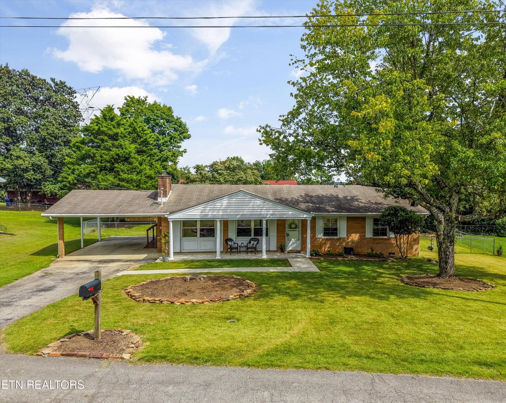 Photo of 103 Iona Circle, Oak Ridge, TN 37830 (MLS # 1353260)