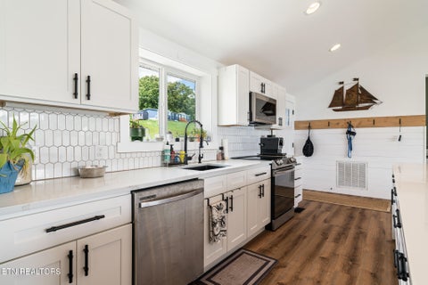 Tiny photo for 3041 Slate Hill Rd, Bean Station, TN 37708 (MLS # 1343310)
