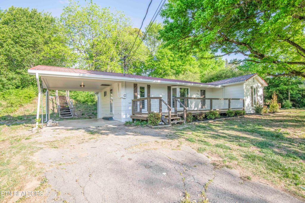 Photo of 406 McConkey St, Madisonville, TN 37354 (MLS # 1337228)