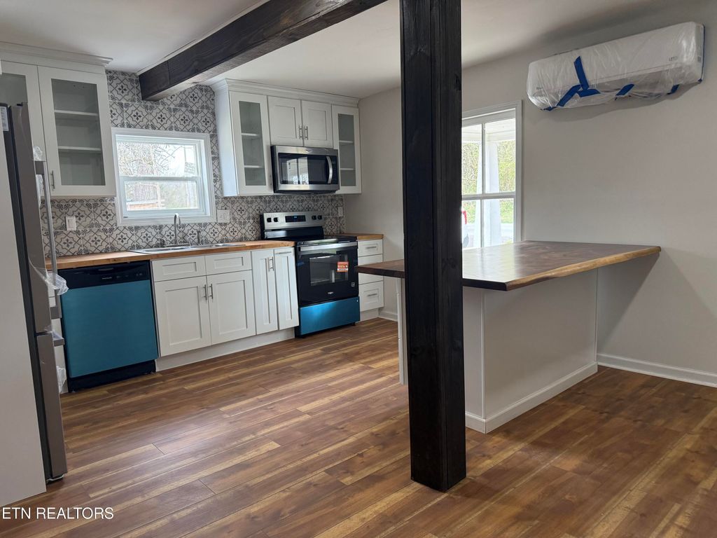 Photo of 2281 Lone Mountain Rd #A, Tazewell, TN 37879 (MLS # 1332343)