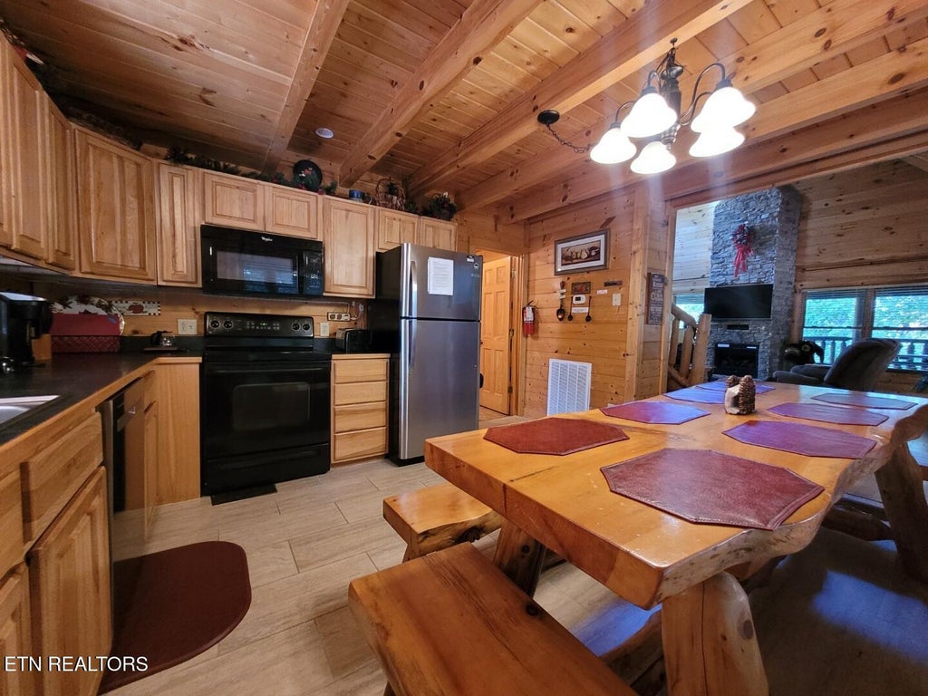 Photo of 2060 Bear Haven Way, Sevierville, TN 37876 (MLS # 1353969)
