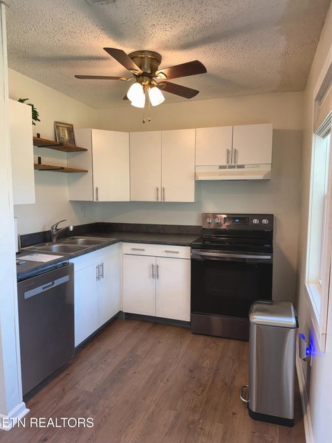 Tiny photo for 2522 Marshall St, Maryville, TN 37804 (MLS # 1359508)