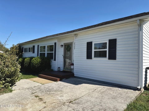 Tiny photo for 2522 Marshall St, Maryville, TN 37804 (MLS # 1359508)