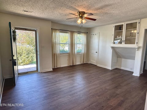 Tiny photo for 2522 Marshall St, Maryville, TN 37804 (MLS # 1359508)