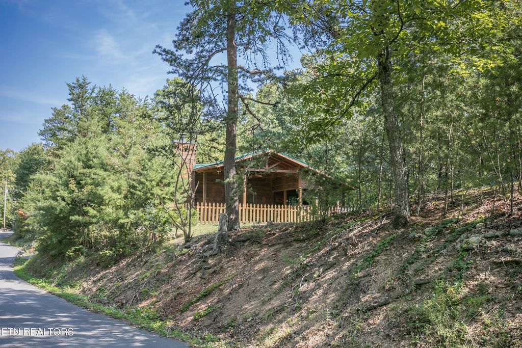 Photo of 853 Lloyd Huskey Rd, Pigeon Forge, TN 37863 (MLS # 1317157)