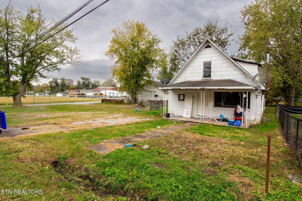 Photo of 511 W Strang St, Rockwood, TN 37854 (MLS # 1320285)