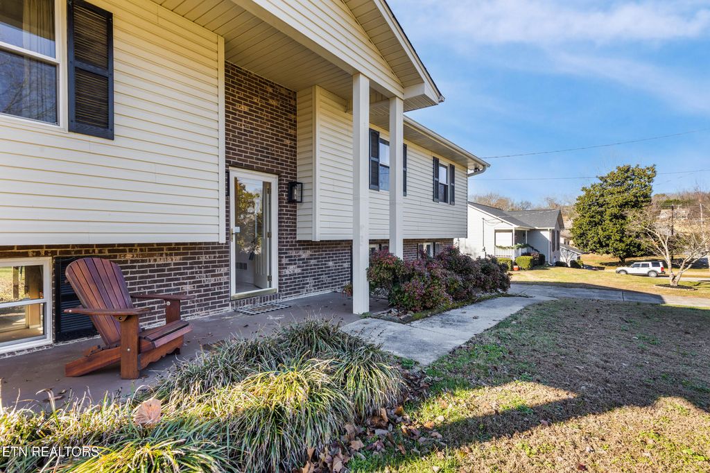 Photo of 2555 Robinson Drive, Louisville, TN 37777 (MLS # 1324546)