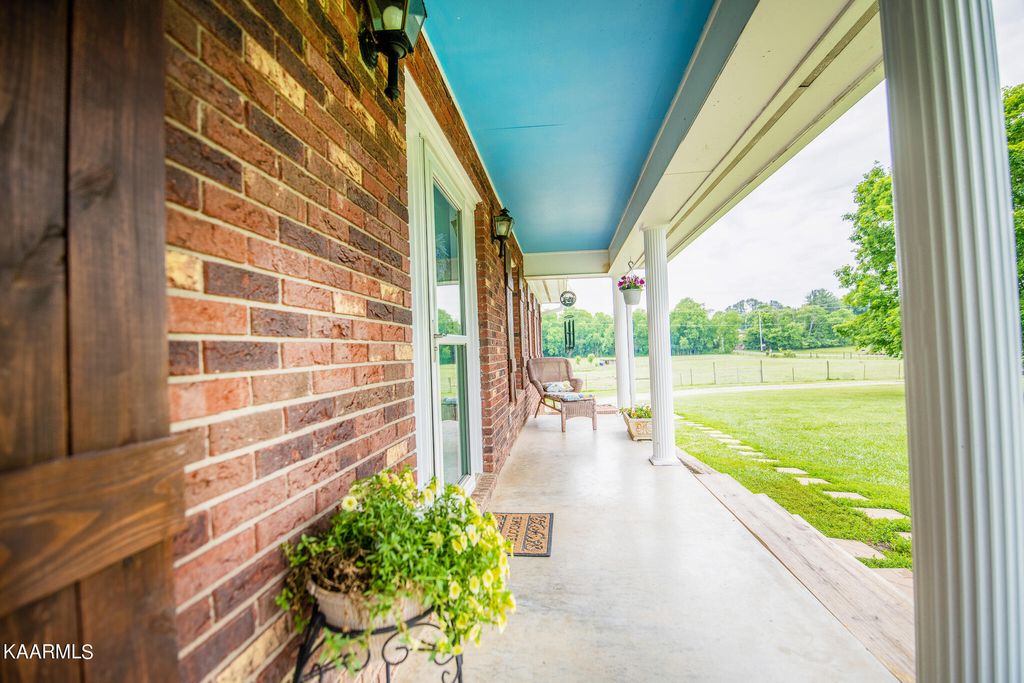 Photo of 1249 Big Bend Rd, Strawberry Plains, TN 37871 (MLS # 1227407)