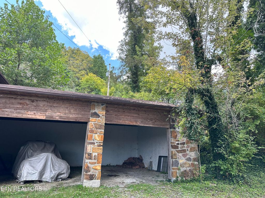 Photo of 1924 Fugate St, Tazewell, TN 37879 (MLS # 1240208)