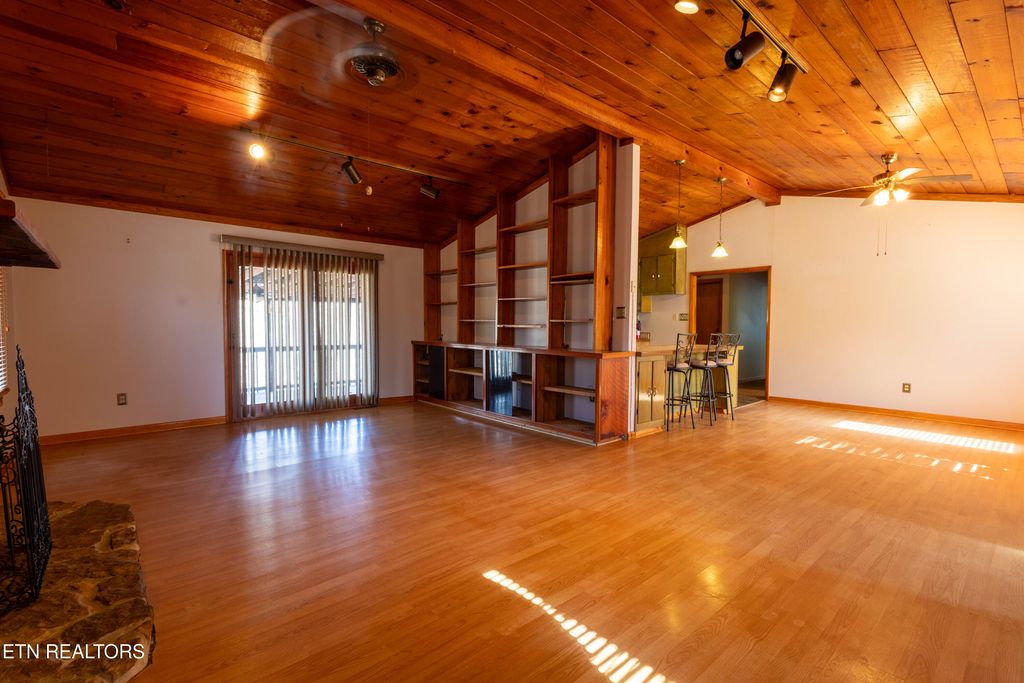 Photo of 1947 Catoosa Rd, Wartburg, TN 37887 (MLS # 1287784)