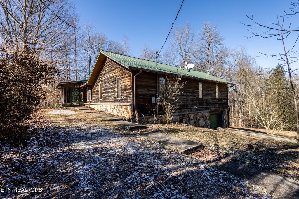 Photo of 1947 Catoosa Rd, Wartburg, TN 37887 (MLS # 1287784)