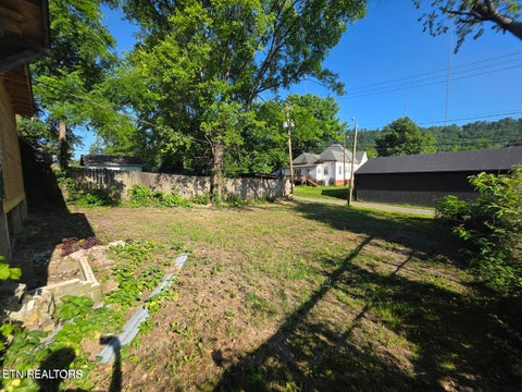 Tiny photo for 529 Cedar Ave, Knoxville, TN 37917 (MLS # 1359730)