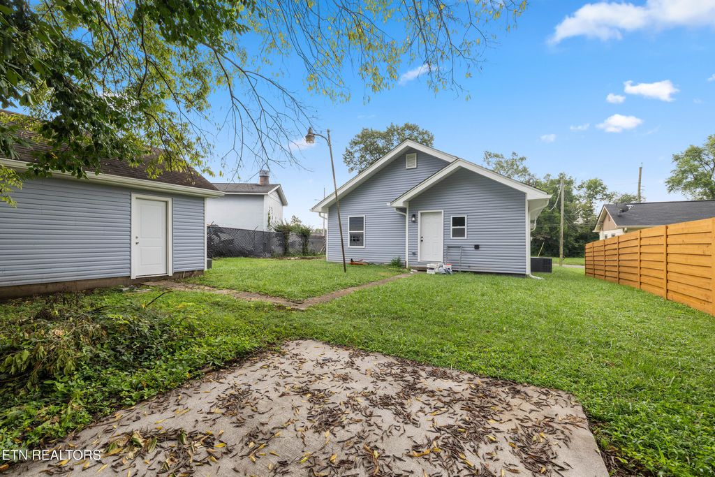 Photo of 1315 Minnesota Ave, Knoxville, TN 37921 (MLS # 1322445)