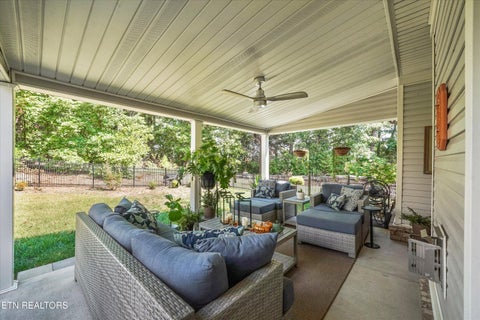 Tiny photo for 102 Chalmette Way, Lenoir City, TN 37772 (MLS # 1357535)