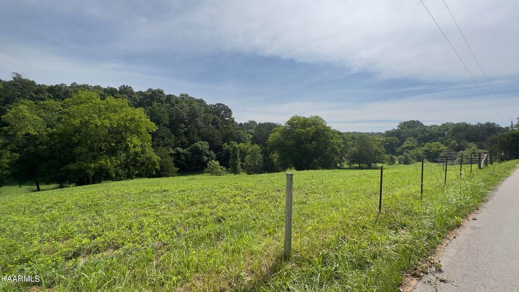 Photo of 4 Shady Rd, Strawberry Plains, TN 37871 (MLS # 1233008)