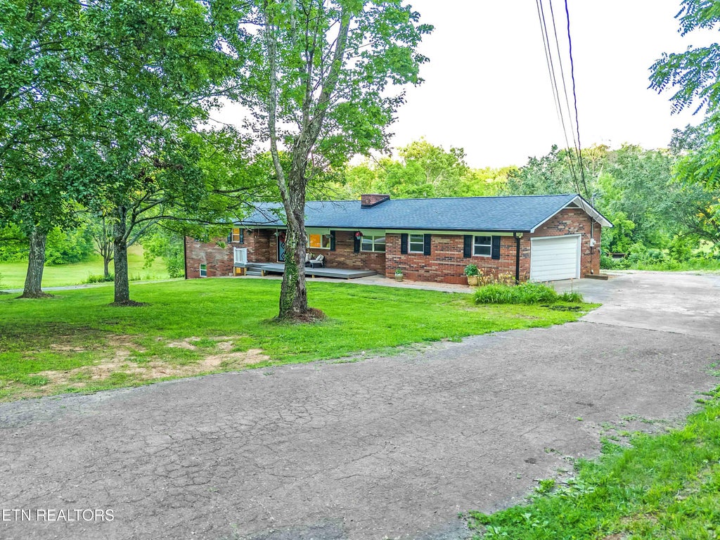 Photo of 5160 Indian Warpath Rd, Maryville, TN 37803 (MLS # 1343521)