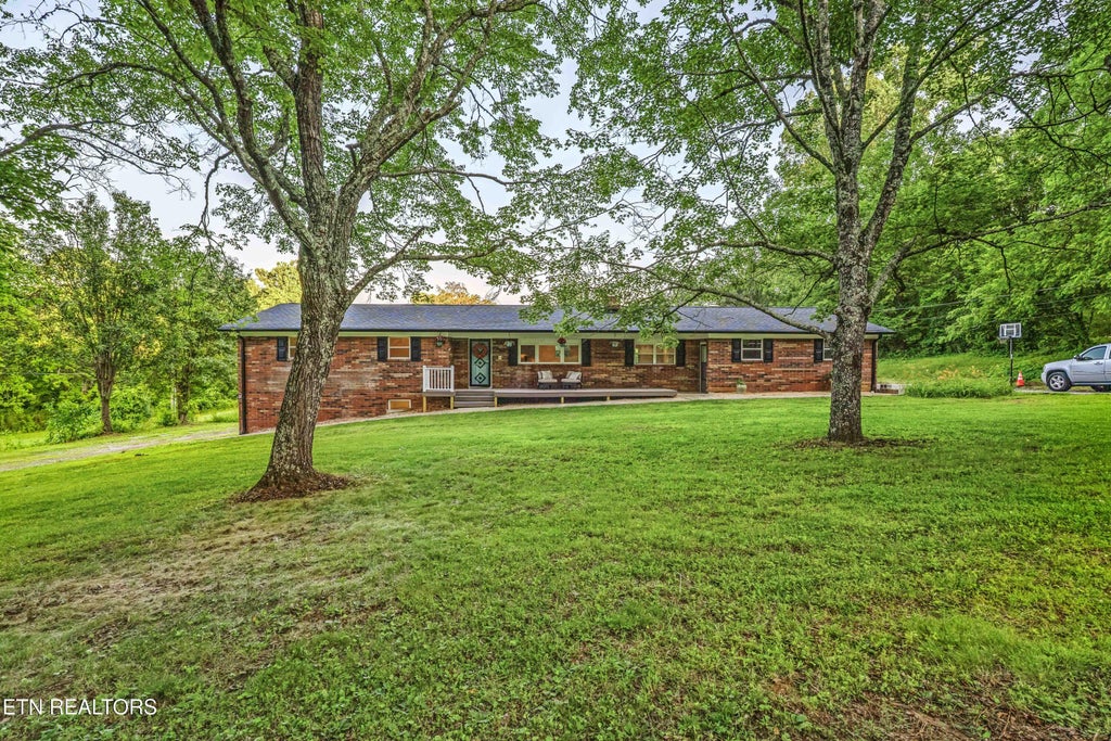 Photo of 5160 Indian Warpath Rd, Maryville, TN 37803 (MLS # 1343521)