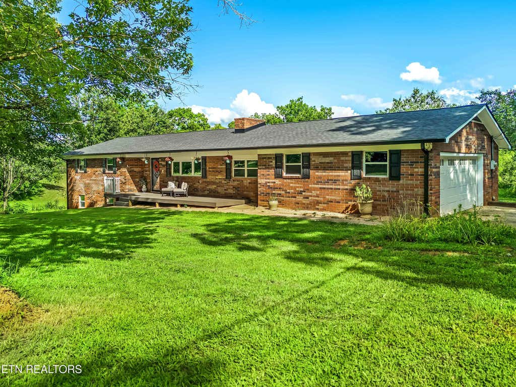 Photo of 5160 Indian Warpath Rd, Maryville, TN 37803 (MLS # 1343521)