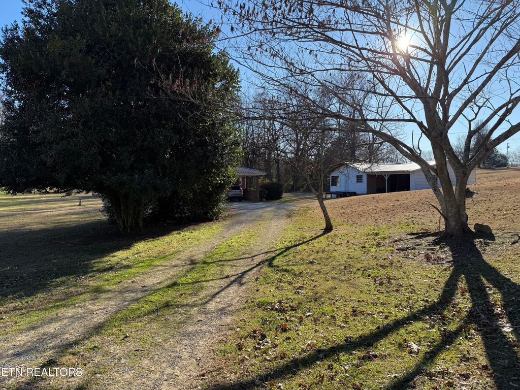Photo of 103 Ratledge Rd, Sweetwater, TN 37874 (MLS # 1324318)