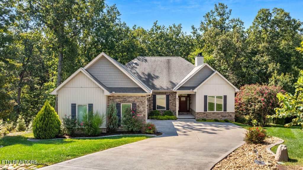 Photo of 111 Osage Court, Loudon, TN 37774 (MLS # 1315212)