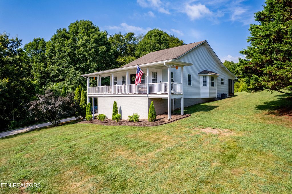 Photo of 631 Abbey Way, Friendsville, TN 37737 (MLS # 1309705)