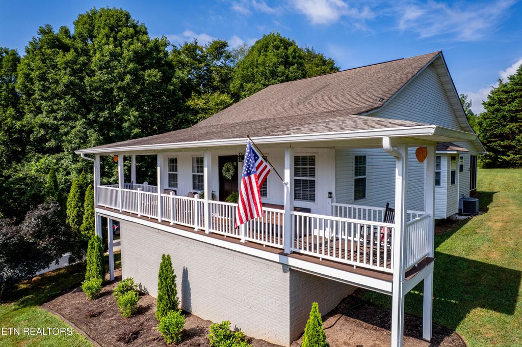 Photo of 631 Abbey Way, Friendsville, TN 37737 (MLS # 1309705)