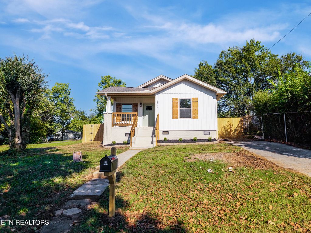 Photo of 2137 Major Ave, Knoxville, TN 37921 (MLS # 1317337)