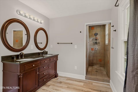 Tiny photo for 500 Monroe St, Madisonville, TN 37354 (MLS # 1355851)
