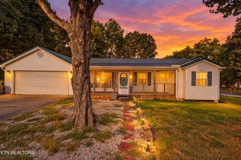 Tiny photo for 500 Monroe St, Madisonville, TN 37354 (MLS # 1355851)