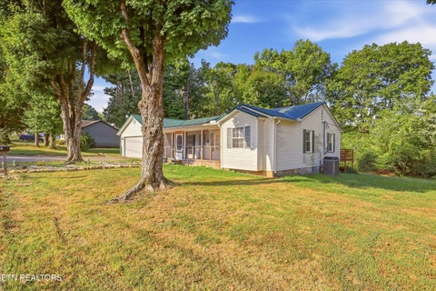 Tiny photo for 500 Monroe St, Madisonville, TN 37354 (MLS # 1355851)
