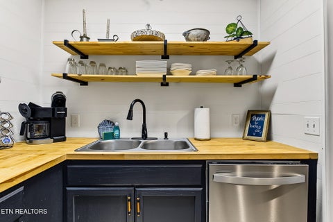 Tiny photo for 1610 Walker Tr, Sevierville, TN 37876 (MLS # 1360477)