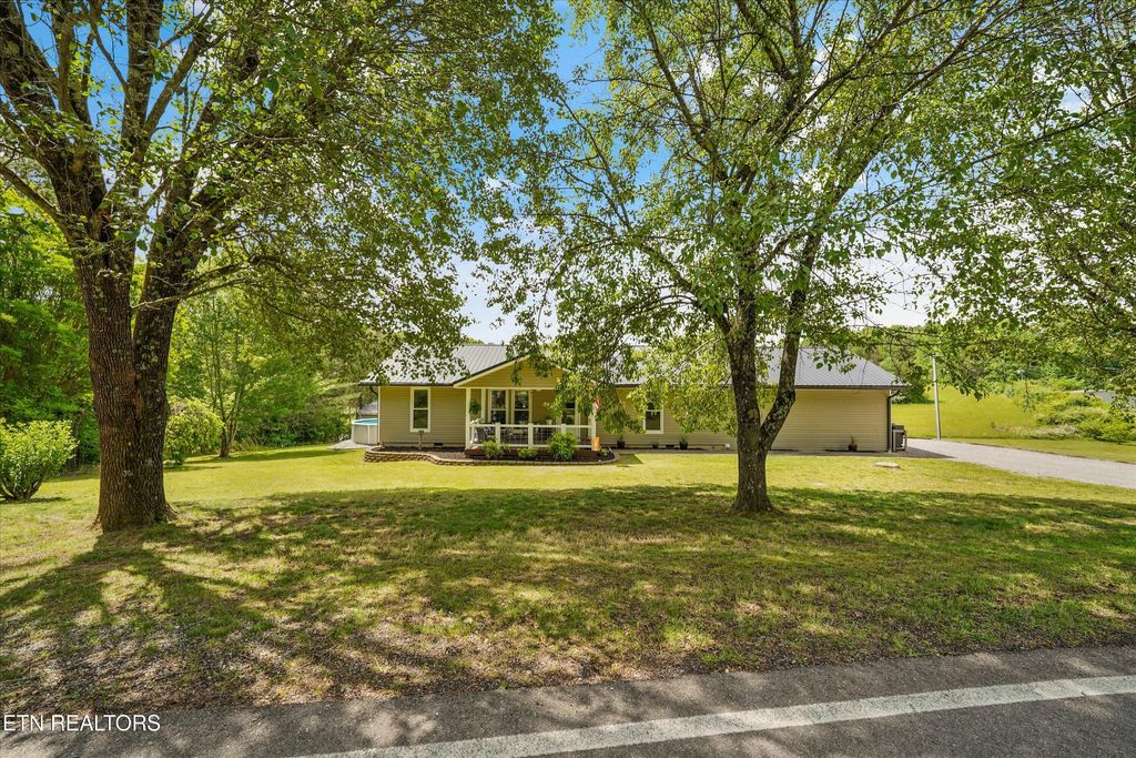 Photo of 603 Lees Chapel Rd, Sweetwater, TN 37874 (MLS # 1339361)