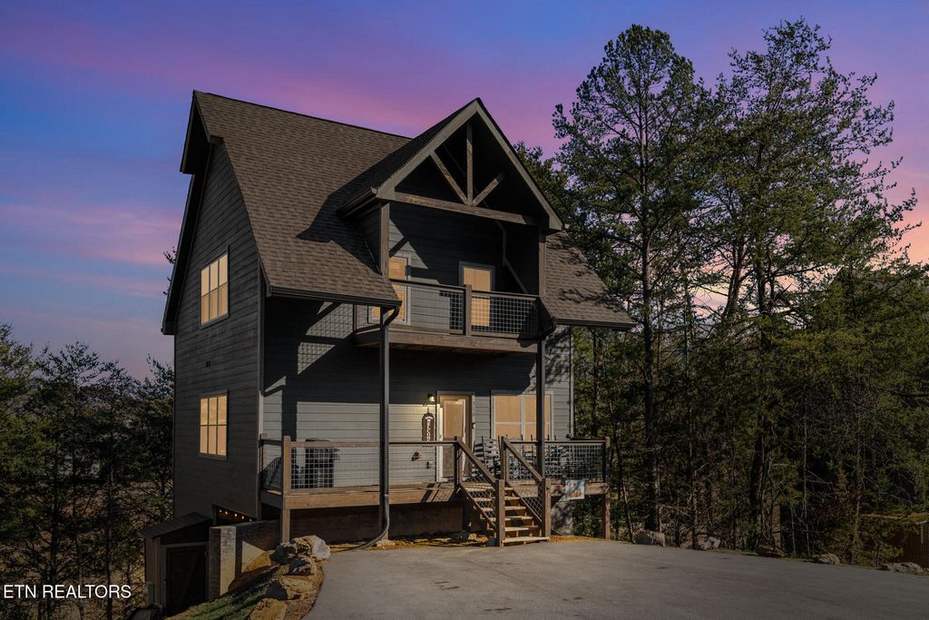 Photo of 310 Paul Lafollette Way, Sevierville, TN 37876 (MLS # 1327383)