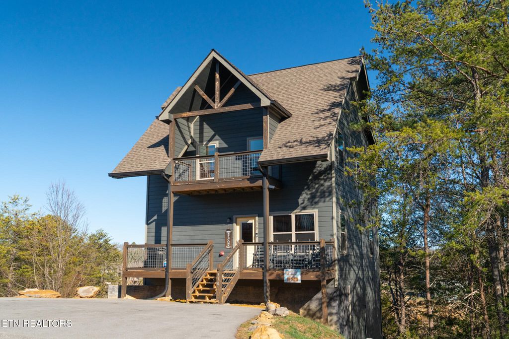 Photo of 310 Paul Lafollette Way, Sevierville, TN 37876 (MLS # 1327383)