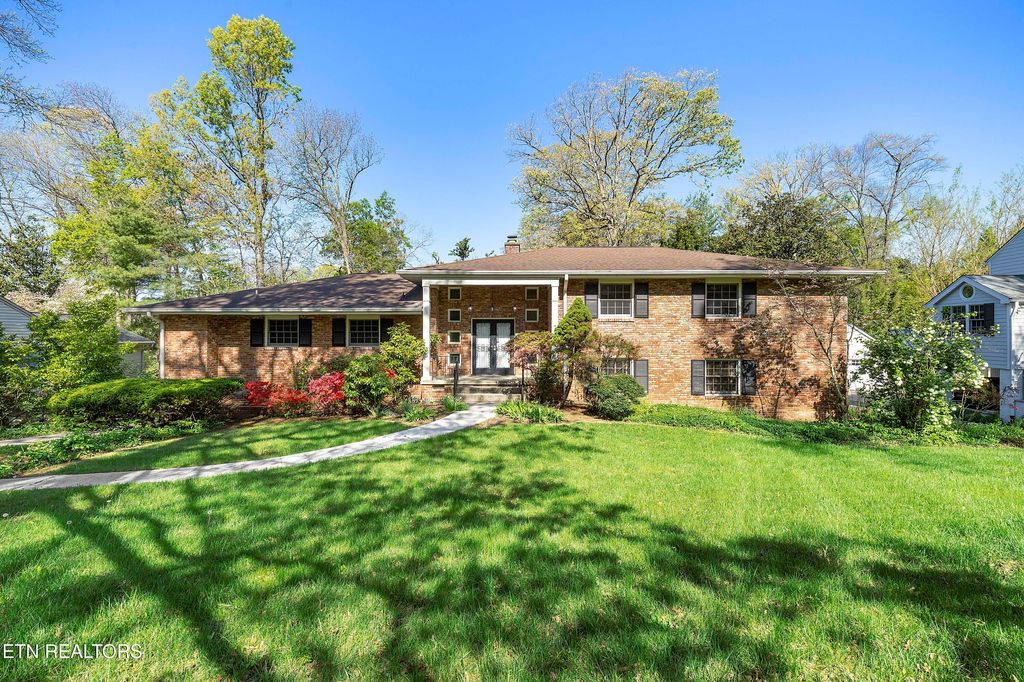 Photo of 3621 Taliluna Ave, Knoxville, TN 37919 (MLS # 1337376)