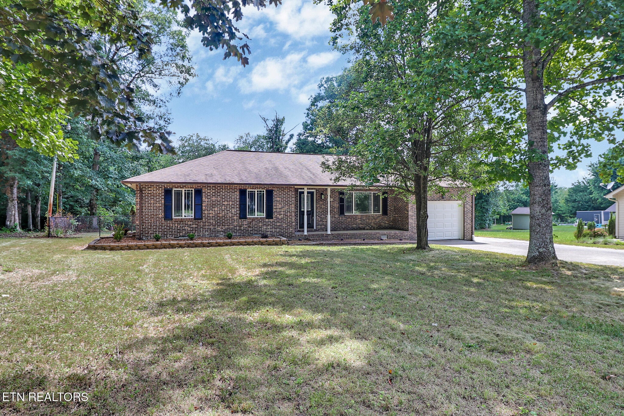 Photo 1 of 25 — 181 Bradrock St, Crossville, TN 38571