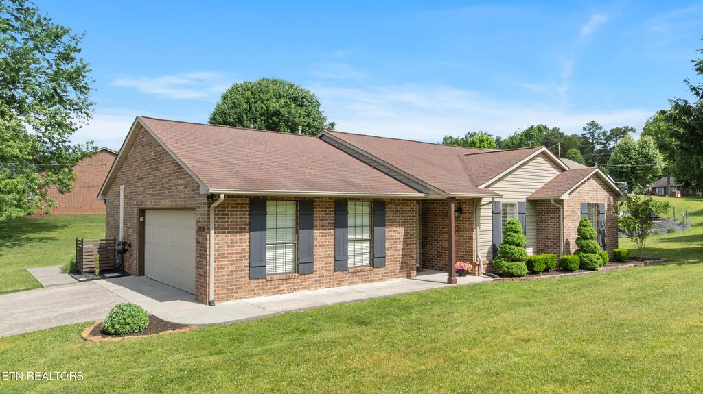 Photo of 8018 Phyllis Lane, Knoxville, TN 37938 (MLS # 1339123)