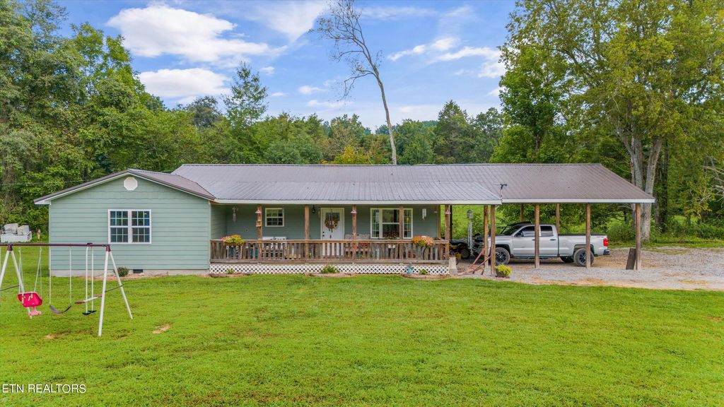 Photo of 1623 Little Sycamore Rd, Tazewell, TN 37879 (MLS # 1266396)
